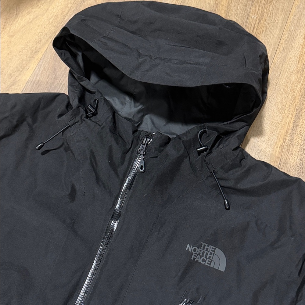 The North Face Ascendent Insulated Jacket - Picture 6 of 8